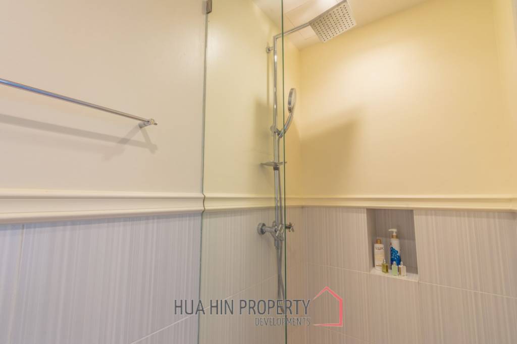 2 Bedroom Ground Floor Condo In Great Location