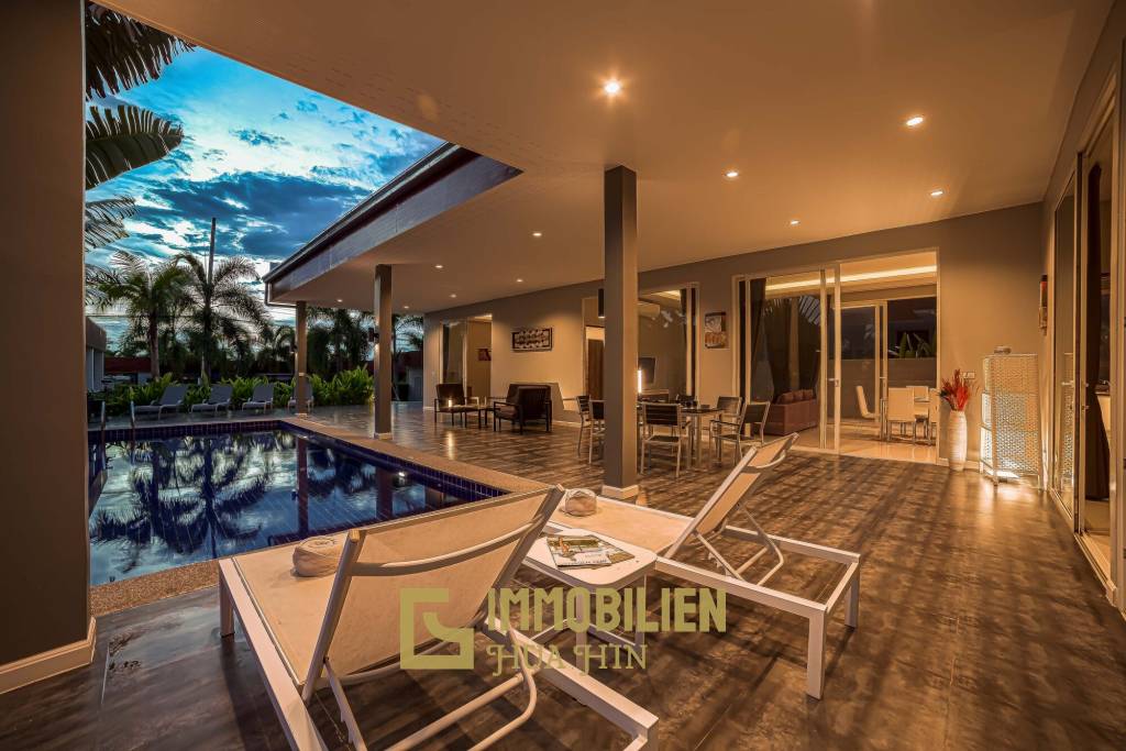 Modern 3 Bedroom Luxury Pool Villa