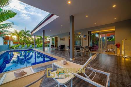 Greenscape: Moderne 3 Schlafzimmer Pool Villa