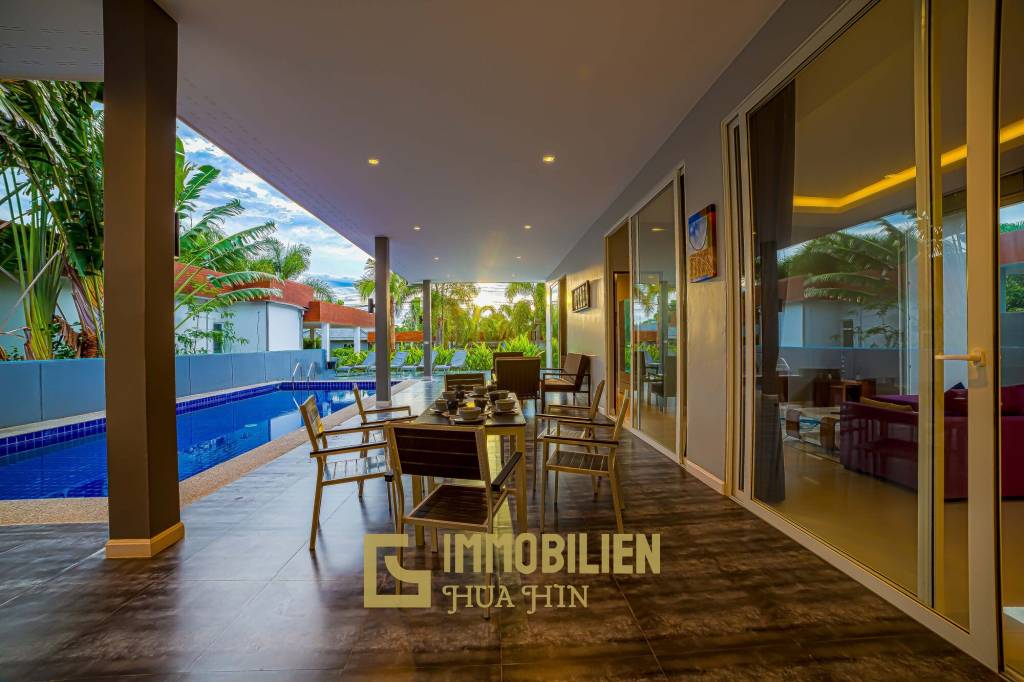 Modern 3 Bedroom Luxury Pool Villa