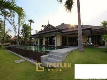 Luxury Bali Style Pool Villa with Amazing Gardens