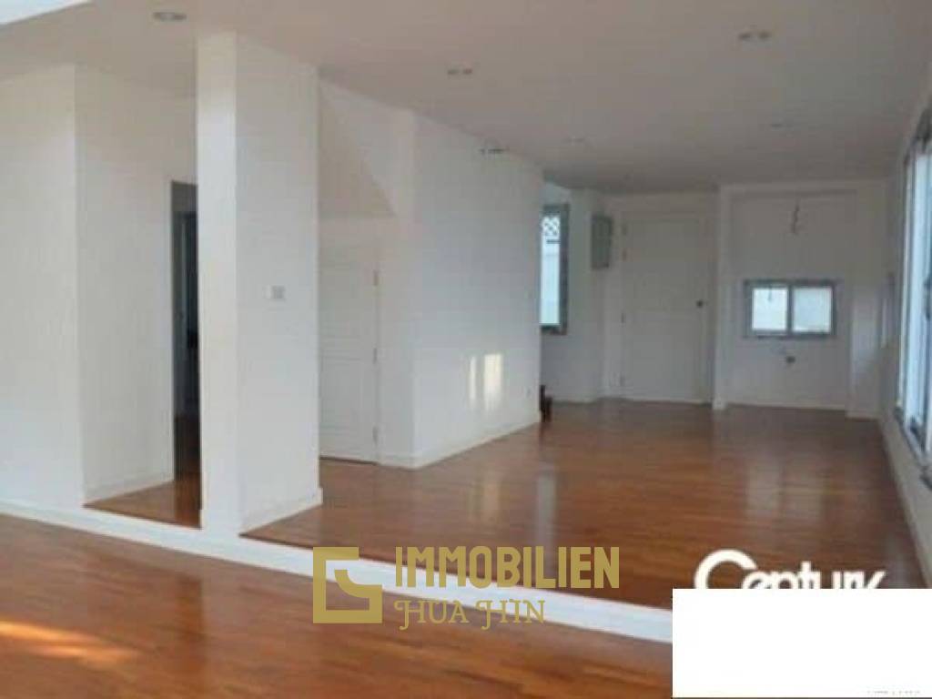 Moderne strandnahe 3 Schlafzimmer Villa
