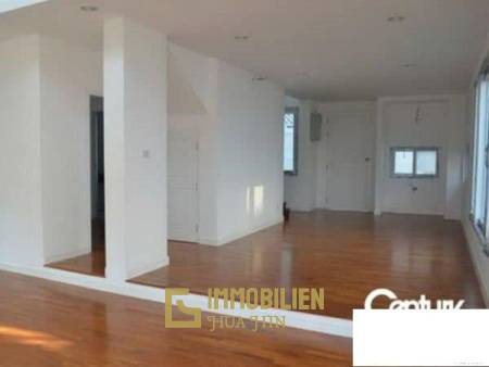 Moderne strandnahe 3 Schlafzimmer Villa