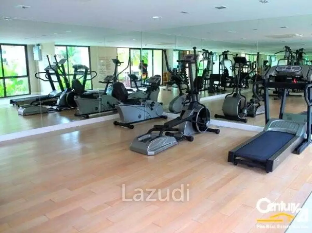 1 Bed Condo with Pool View in Town