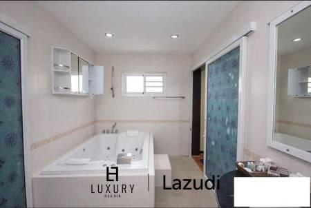 1,028 metro cuadrado 7 ` Casa de Venta