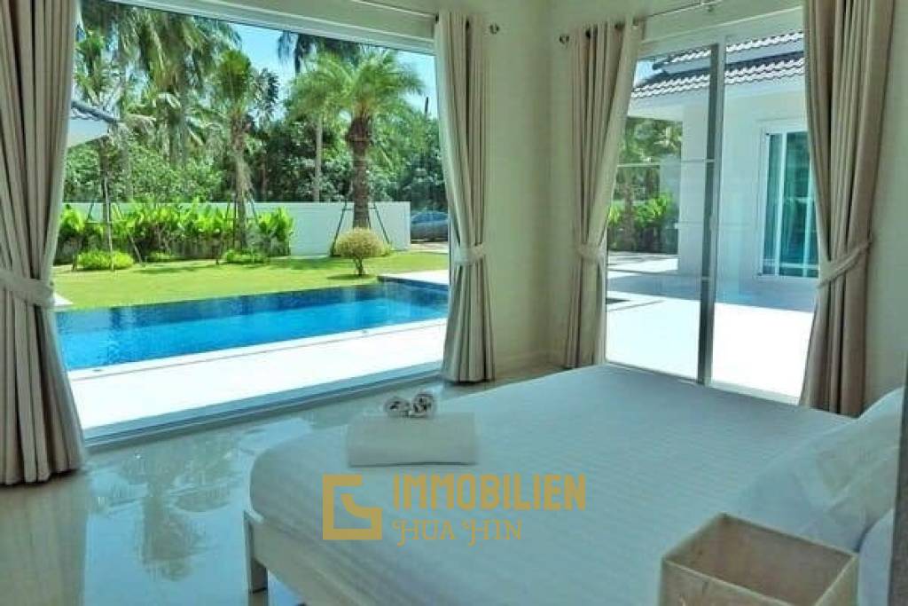 Luxury 4 Bedroom Villa in Sam Roi Yod