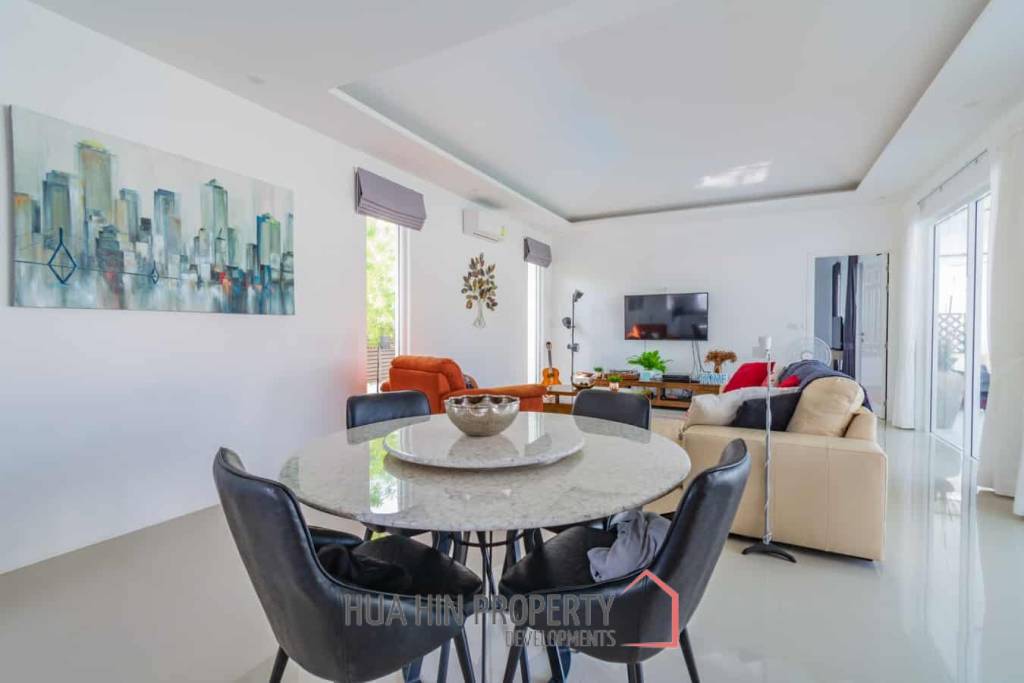Falcon Hill : Great Quality 3 Bed Pool Villa on Luxury Development