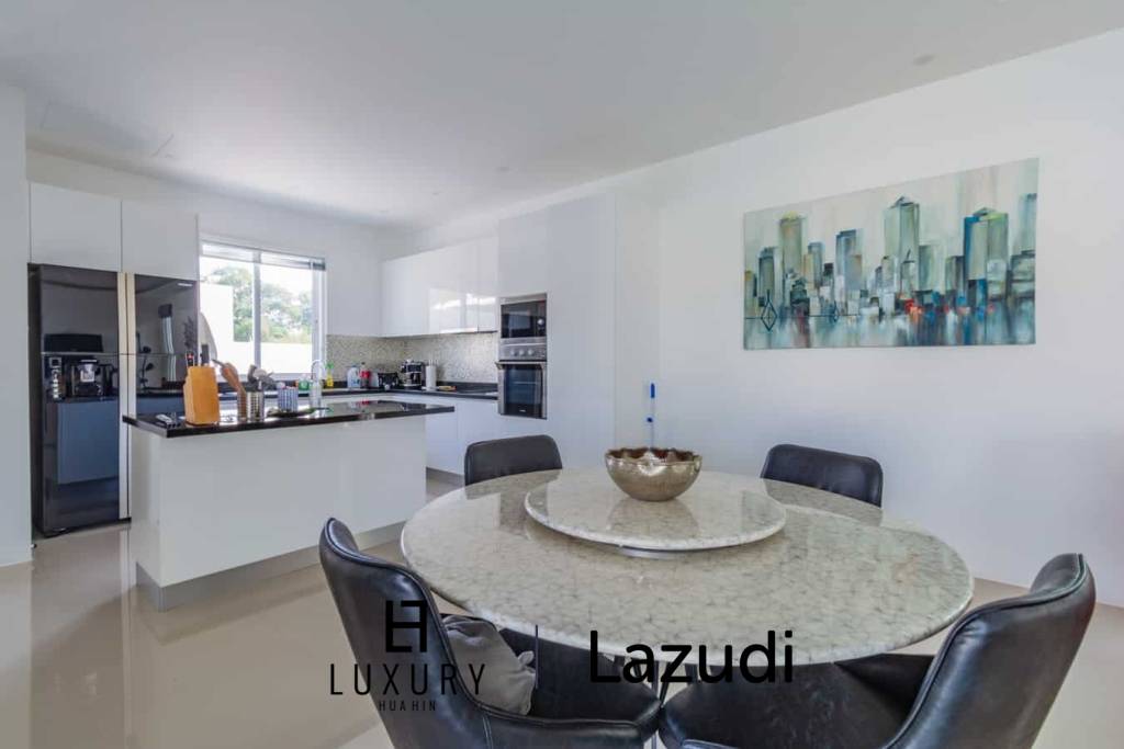 Falcon Hill: Hochwertige 3 Schlafzimmer Pool Villa in einem hochklassigen Resort