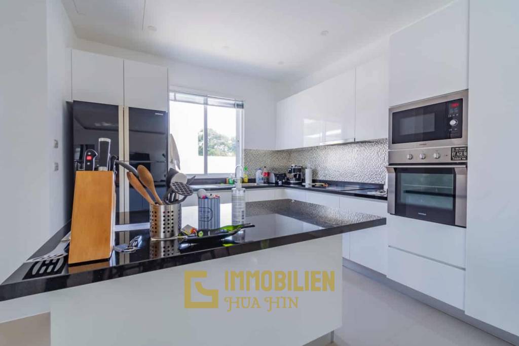Falcon Hill: Hochwertige 3 Schlafzimmer Pool Villa in einem hochklassigen Resort
