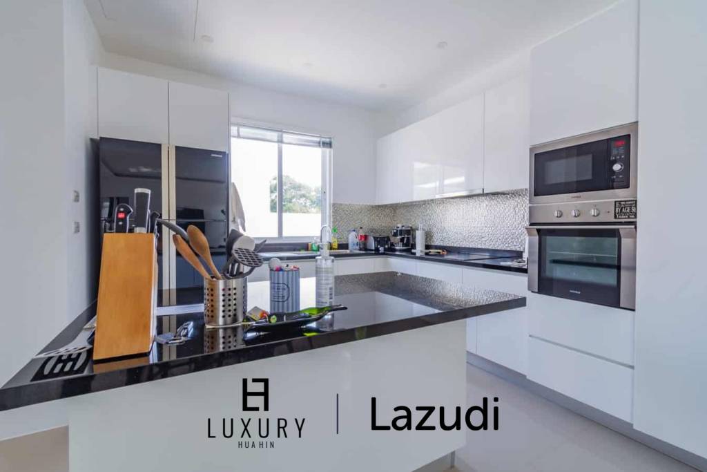 Falcon Hill: Hochwertige 3 Schlafzimmer Pool Villa in einem hochklassigen Resort