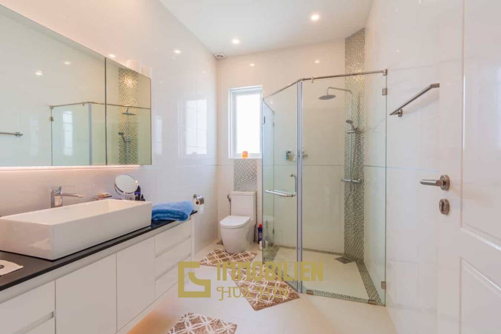 Falcon Hill: Hochwertige 3 Schlafzimmer Pool Villa in einem hochklassigen Resort