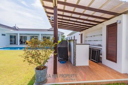 Falcon Hill : Great Quality 3 Bed Pool Villa on Luxury Development