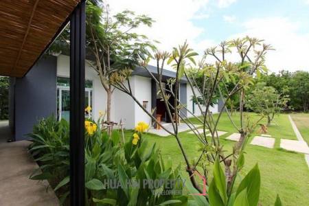 Well-built Modern 4 Bed Pool Villa