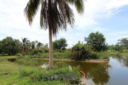 Well-built Modern 4 Bed Pool Villa