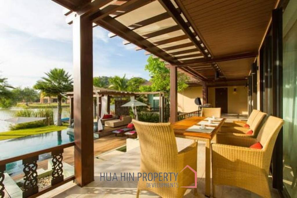 3 Bed Lake Front Villa