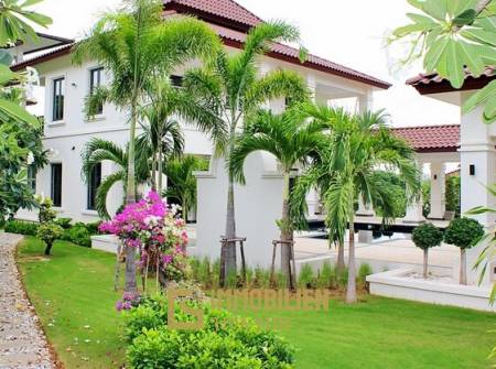 BelVida Estates: Ultimativ luxuriöse 4 Schlafzimmer Pool Villa