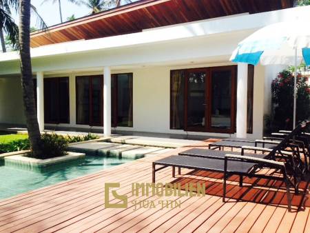 Executive 3 Bed Luxury Pool Villa by the Sea