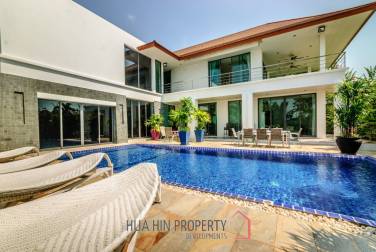 Upmost Luxury Pool Villa