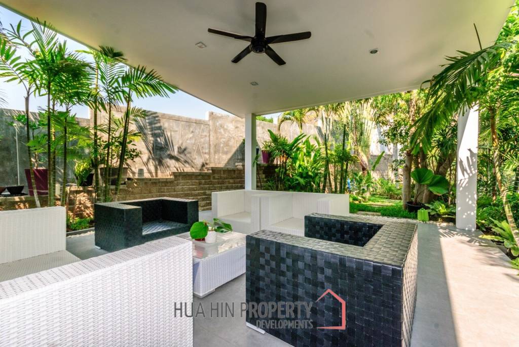 Upmost Luxury Pool Villa