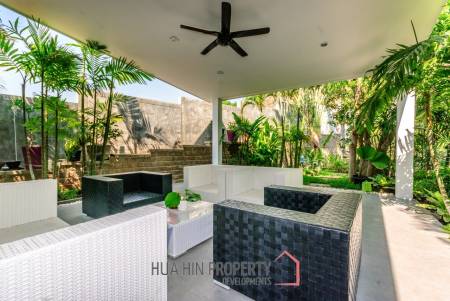 Upmost Luxury Pool Villa
