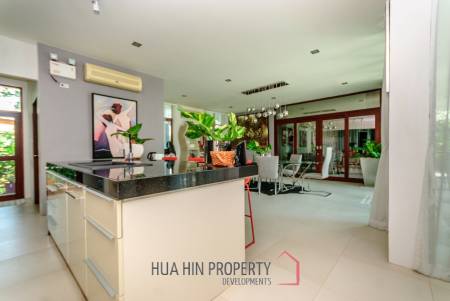 Upmost Luxury Pool Villa