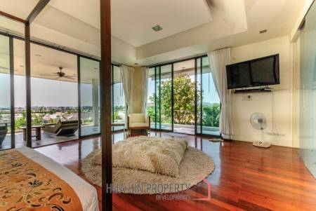 Upmost Luxury Pool Villa