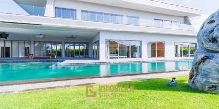 WIJITA VILLAGE : Exceptional Designer, Ultra Modern brand new 6 Bed Pool Villa