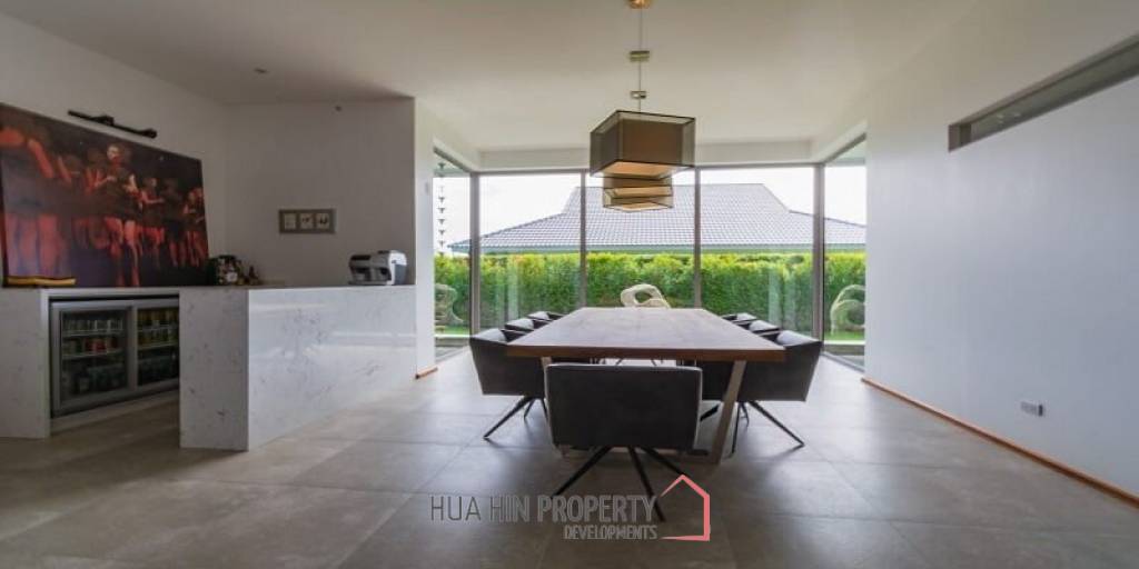 WIJITA VILLAGE : Exceptional Designer, Ultra Modern brand new 6 Bed Pool Villa