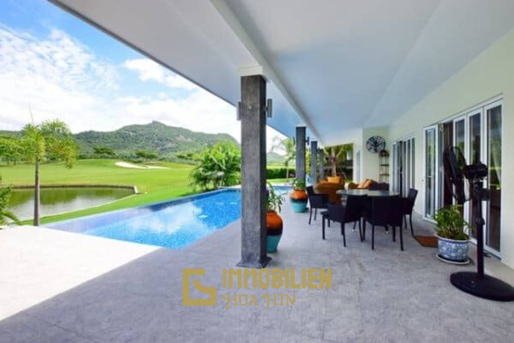 BLACK MOUNTAIN : Luxuriöse 3 Schlafzimmer Pool Villa