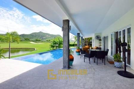 BLACK MOUNTAIN : Luxuriöse 3 Schlafzimmer Pool Villa
