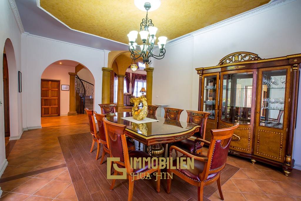 Große Pool Villa im toskanischen Stil in Stadtnähe