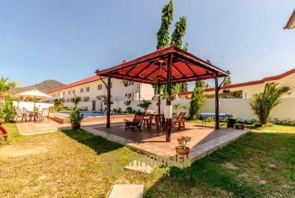 Residenz mit 5 Einstöckigen Villen