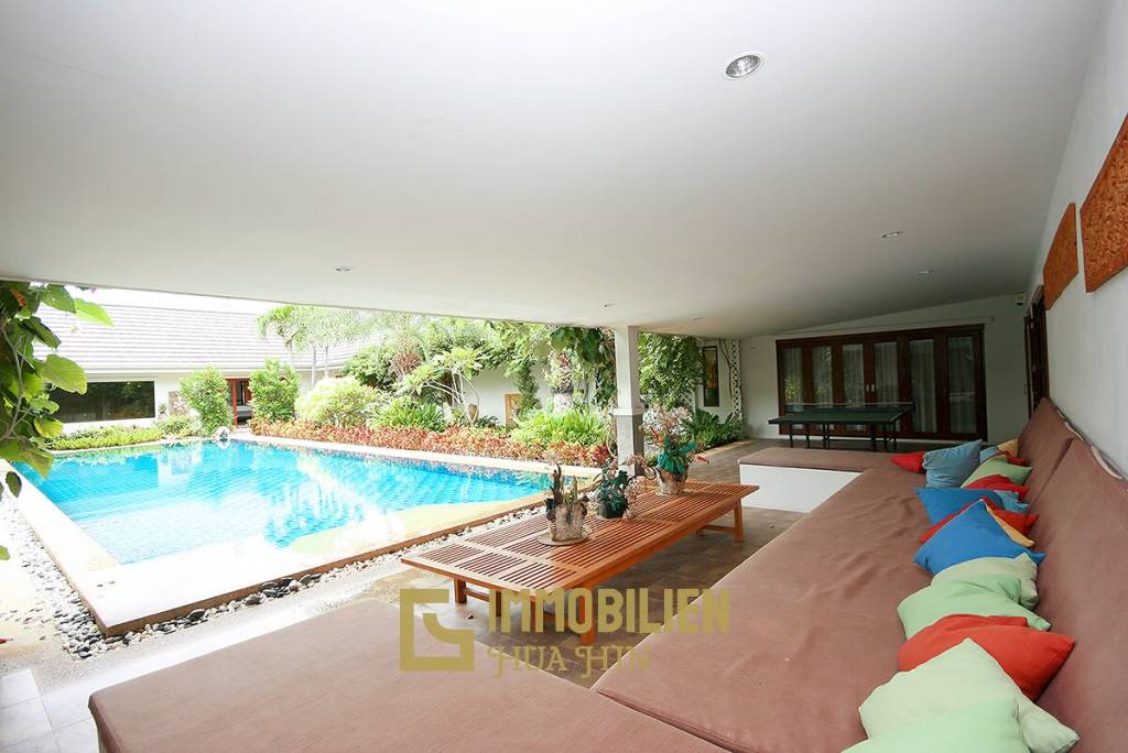 Amazing Family 6 Bed Pool Villa On Big Land Plot