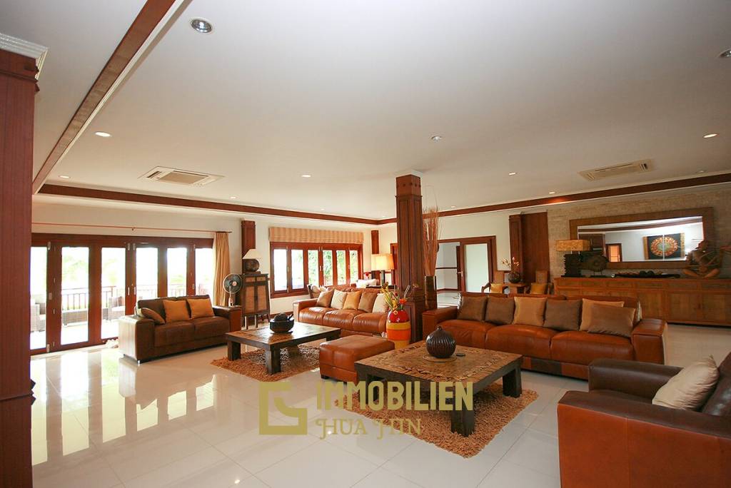 Amazing Family 6 Bed Pool Villa On Big Land Plot