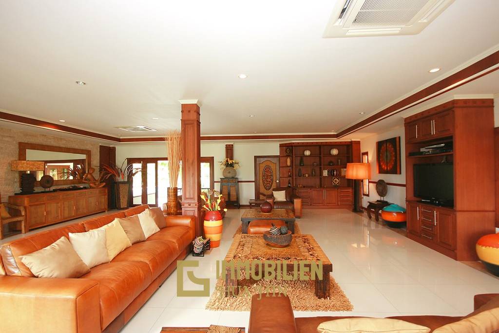 Amazing Family 6 Bed Pool Villa On Big Land Plot