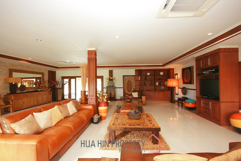 Amazing Family 6 Bed Pool Villa On Big Land Plot