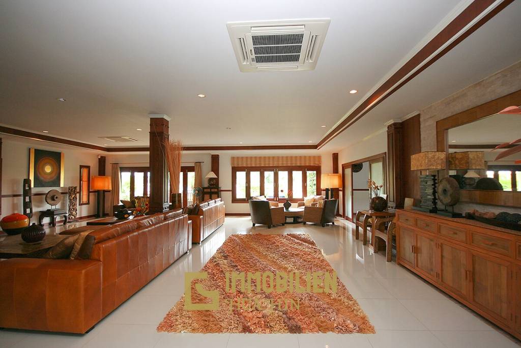 Amazing Family 6 Bed Pool Villa On Big Land Plot