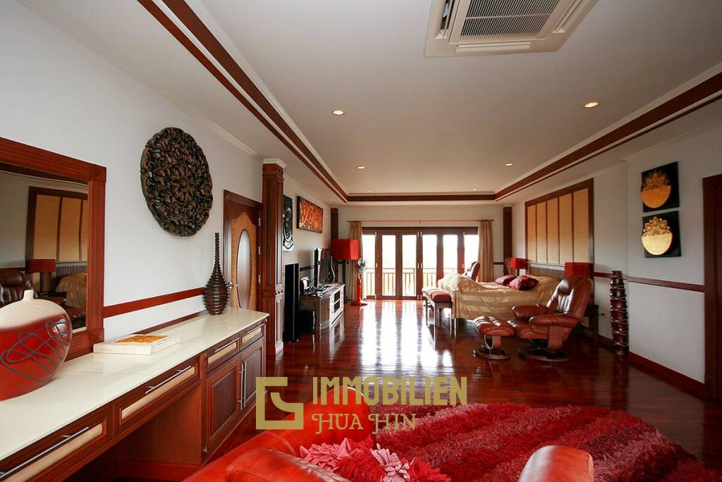 Amazing Family 6 Bed Pool Villa On Big Land Plot