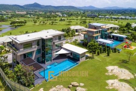 Modern, Luxurious, Exclusive 4 Storey Villa at Black Mountain