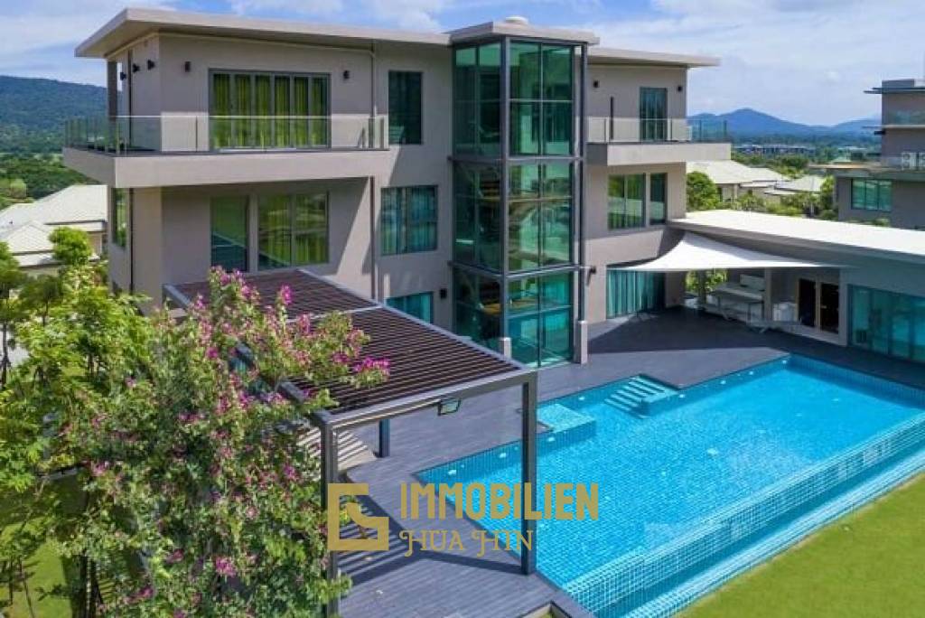 Modern, Luxurious, Exclusive 4 Storey Villa at Black Mountain