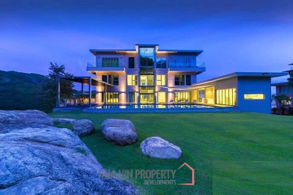 Modern, Luxurious, Exclusive 4 Storey Villa at Black Mountain