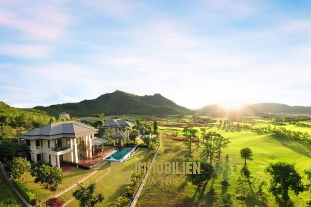 Modern, Luxurious, Exclusive 4 Storey Villa at Black Mountain