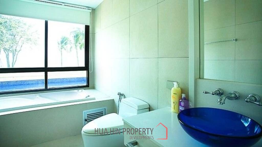 Absolute Beachfront Villa in Center of Hua Hin town