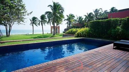 Absolute Beachfront Villa in Center of Hua Hin town