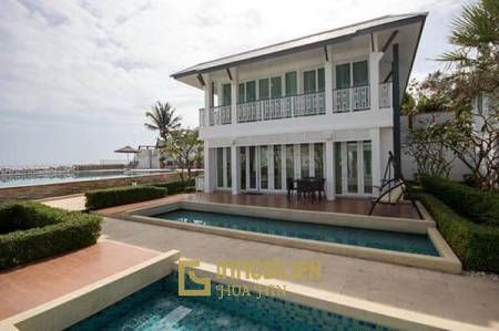 Einstöckige, luxuriöse strandnahe Villa