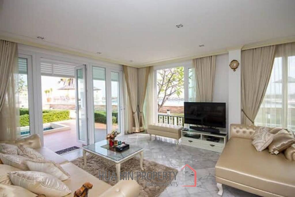 2 Storey, Luxury Beachfront Villa