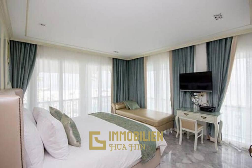 Einstöckige, luxuriöse strandnahe Villa
