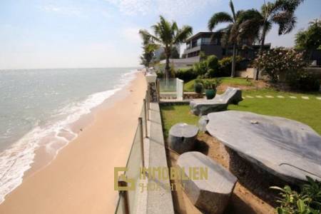 4 Bed Beachfront Pool Villa