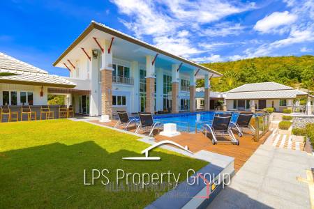 Stunning, 9 Bedroom Pool Villa on Golf Course
