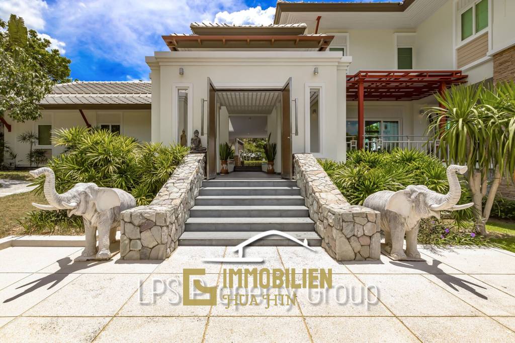 Stunning, 9 Bedroom Pool Villa on Golf Course